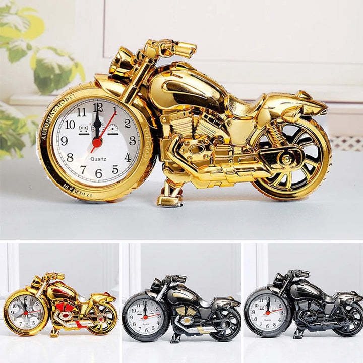 Unik motorsykkel vekkerklokke i retro stil, perfekt som dekorasjon for gutterom eller kontor.