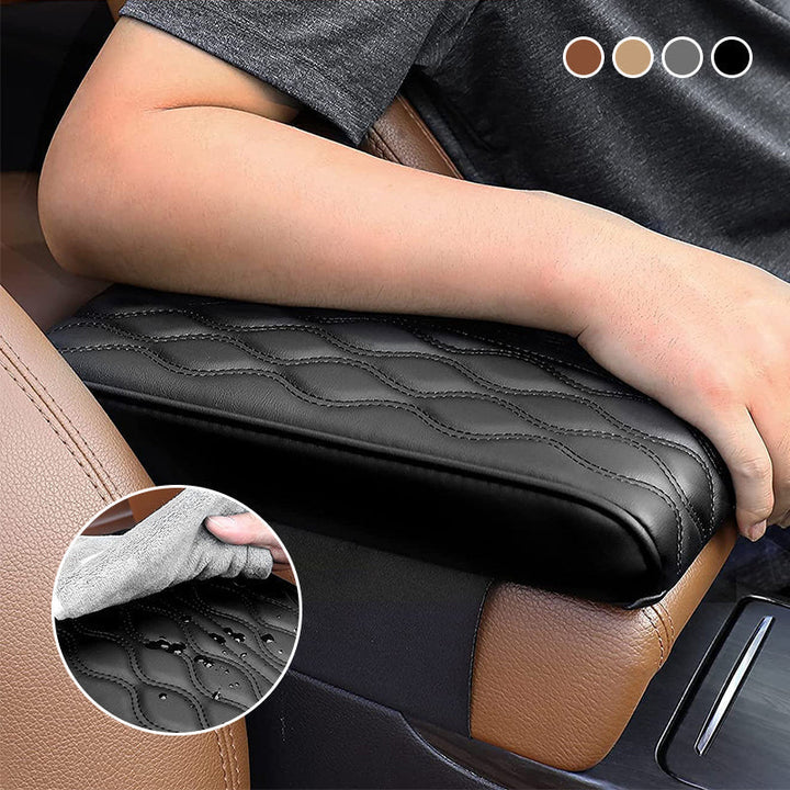 Ergonomisk memory foam armlene for bilkonsoll, gir optimal støtte og avlastning på lange turer.