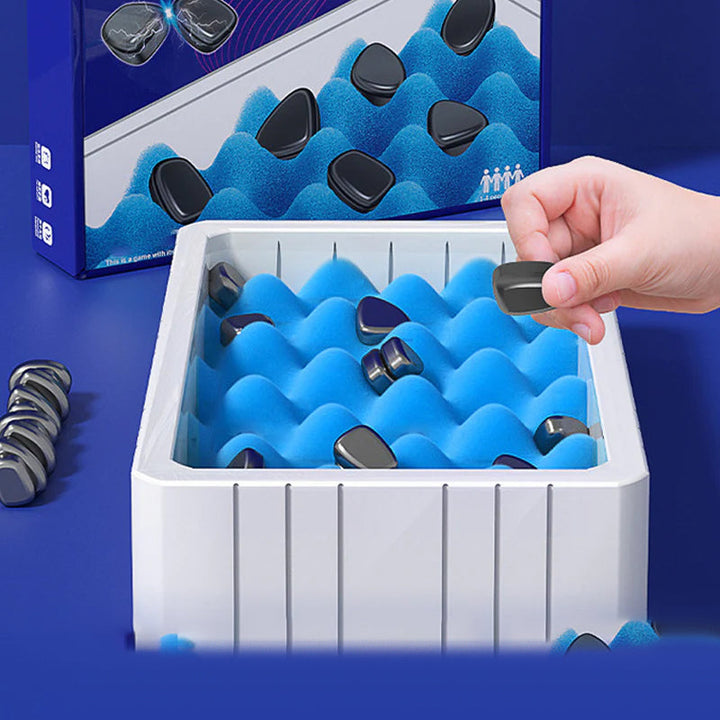 Visning av magnetisk sjakksett med fokus på spillbrikker.