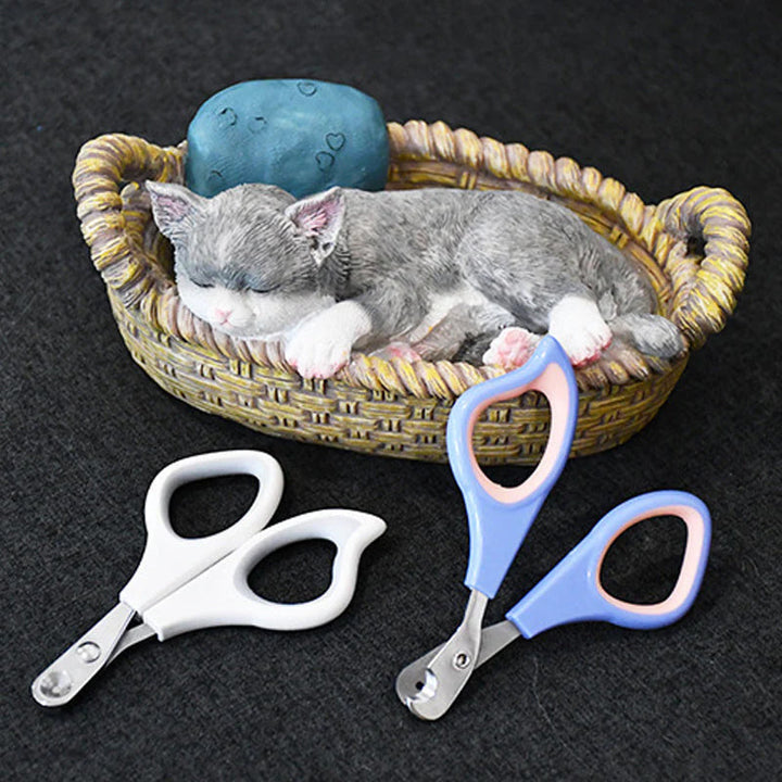 Ergonomisk negleklipper for katt og kattunge, designet for trygt stell av klør.