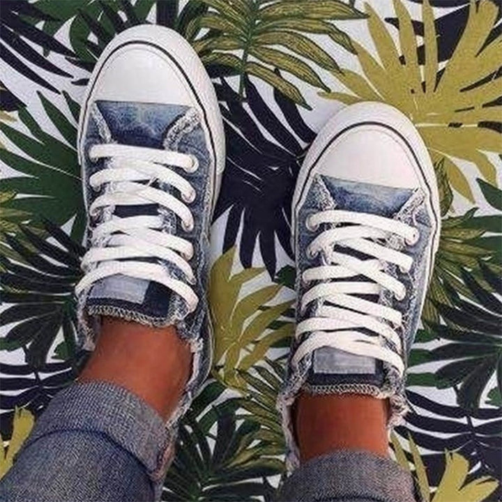 Hverdagssko: Unisex denim lerretssko med snøring, fargerikt blomstermønster for sommer.