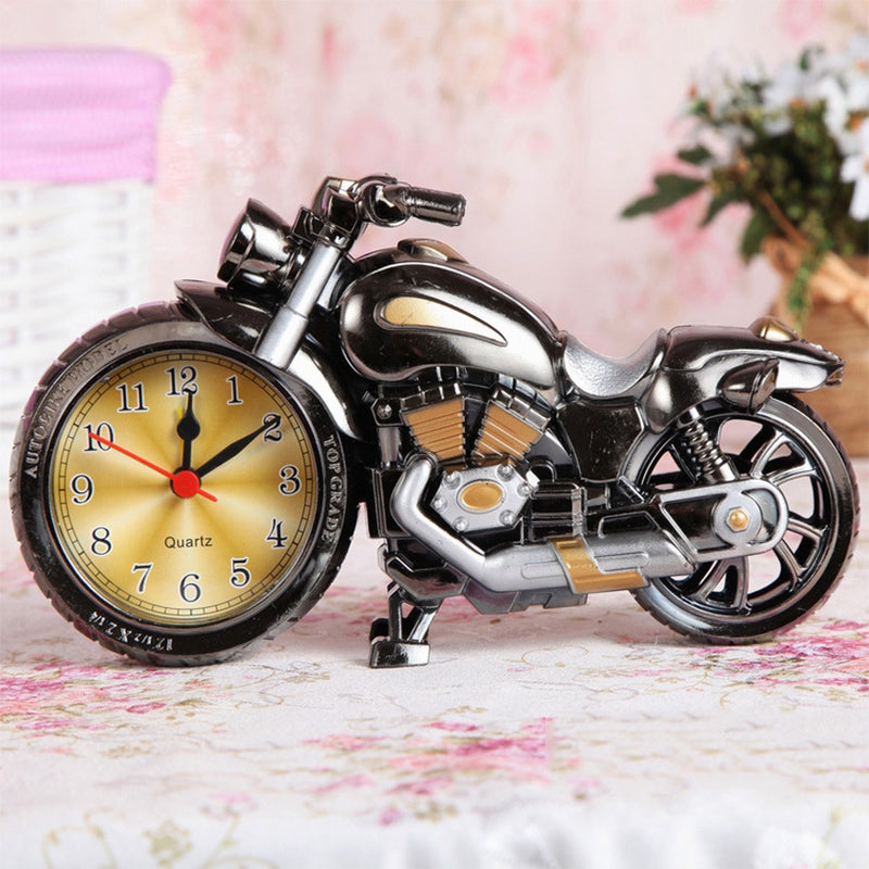 Original motorsykkelklokke, funksjonell vekker og kul dekorasjon for moderne hjem.