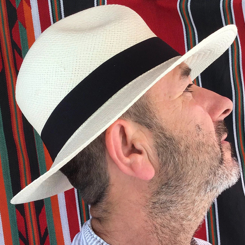 Elegant panama solhatt for strand og by. Gir utmerket UV-beskyttelse med UPF 50+.