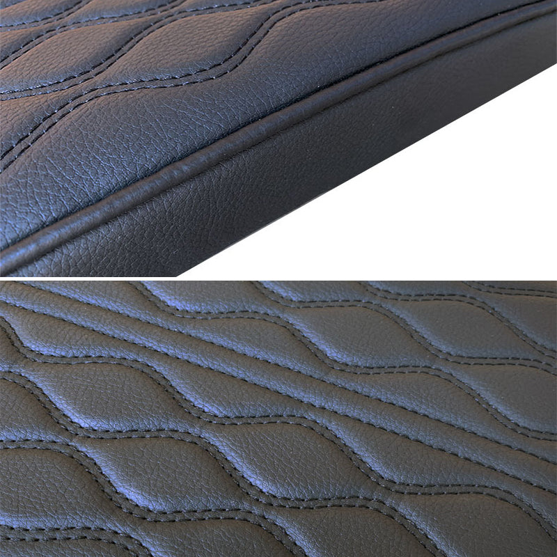 Luksuriøst armlene i sort mikrofiberskinn med memory foam, enkelt å montere på bilens konsoll.