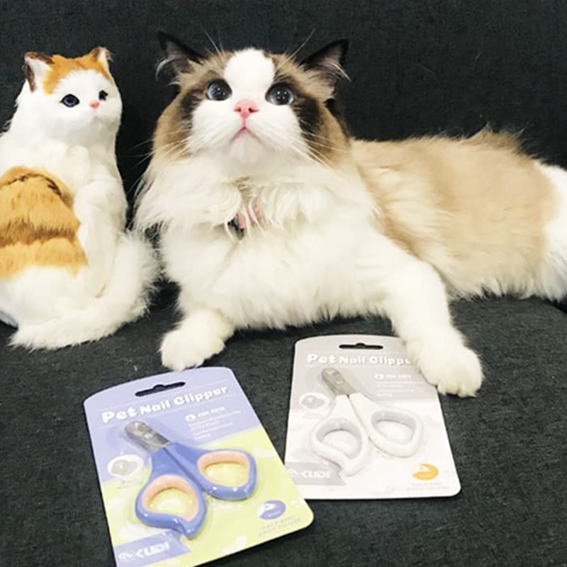 Bilde av negleklipper for katt med presist rundt hull, designet for å beskytte mot feilklipp.