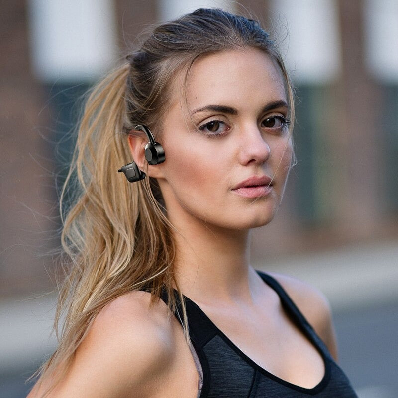 Bluetooth hodetelefoner med beinledning, vanntett og robust for utendørsaktiviteter. Lang batteritid.