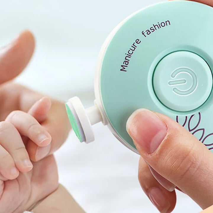 Kompakt og reisevennlig baby negletrimmer sett. Holder barnets negler velstelte overalt. Smart gave til foreldre.