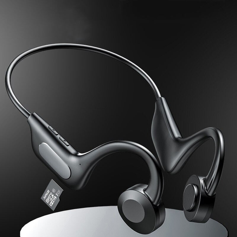 Vanntette sportshodetelefoner med beinledning i bruk, ideelle for løping og trening. Ergonomisk passform.