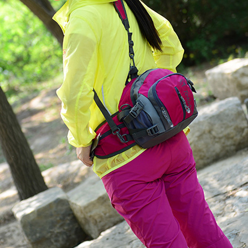 Unisex midjeveske i nylon, perfekt for reise, sport og tur.