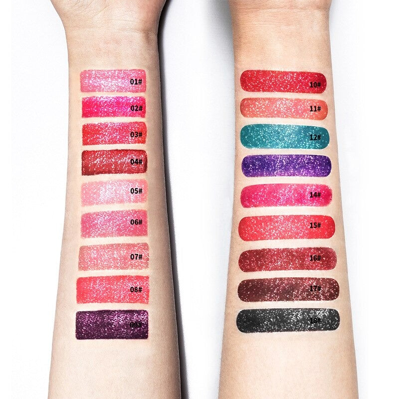Glitrende lipgloss for kvinner. Fremhever lepper med langvarig glans og fuktighet.