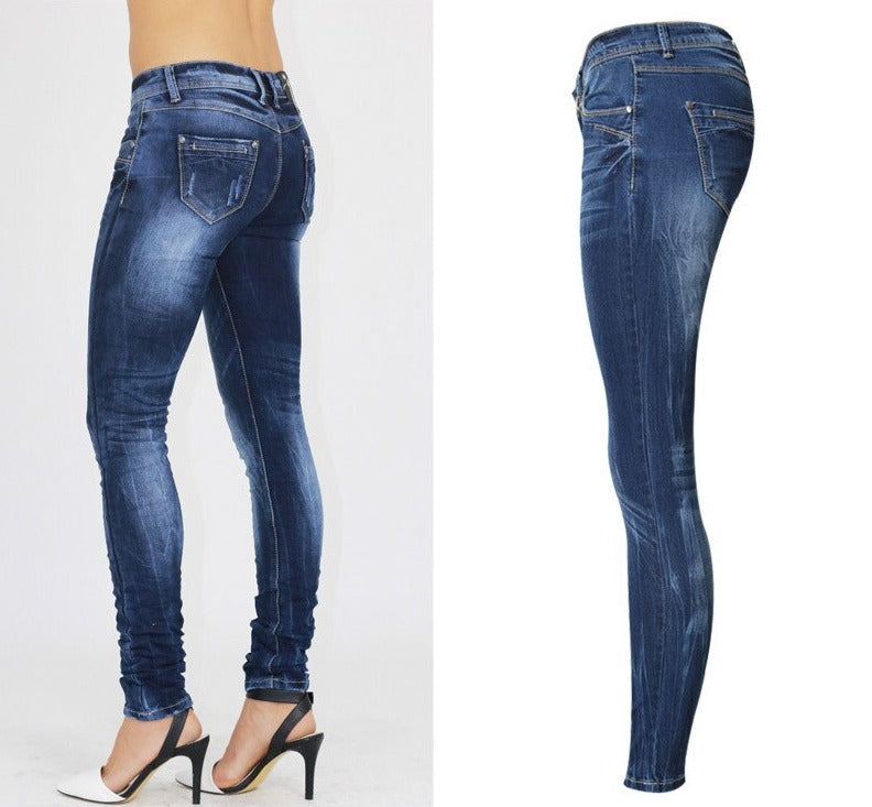 Detalj av mykt denimstoff på komfortable skinny jeans, sikrer både stil og holdbarhet.