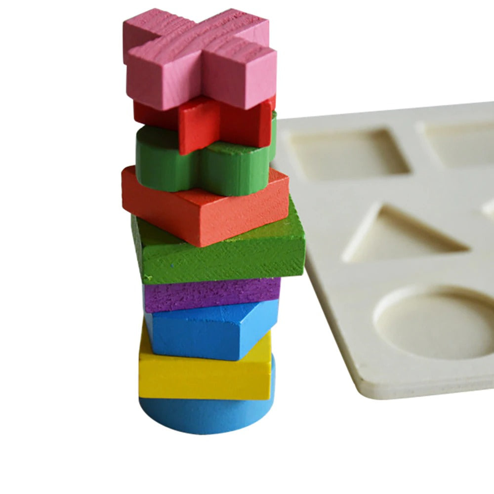Oversiktsbilde av Barnas 3D Trepuslespill Sett med alle brikker, klart for lek og læring.