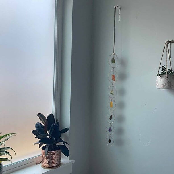 Elegant 7 chakra edelstein veggdekor i Livets Tre-stil. Forbedrer hjemmets energi og balanse.