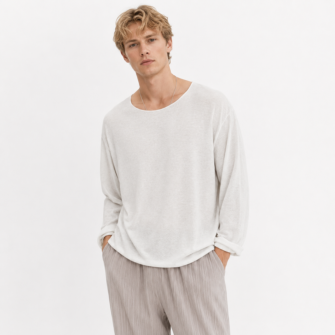 Herre langermet basis t-skjorte i bomull, perfekt for hverdag og en stilren look. Komfortabel passform.