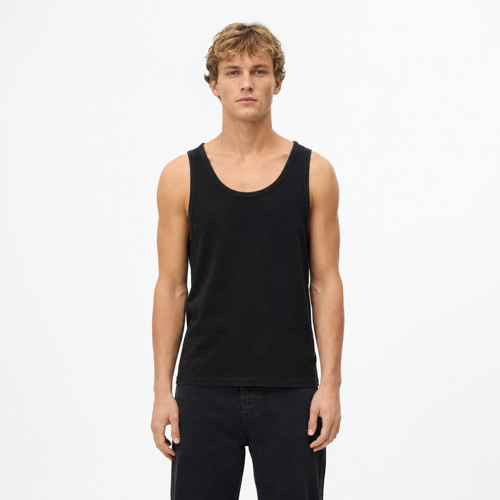 Vintage svart herretanktopp, ermeløs t-skjorte for sommer & fritid. Komfortabel og casual streetwear.