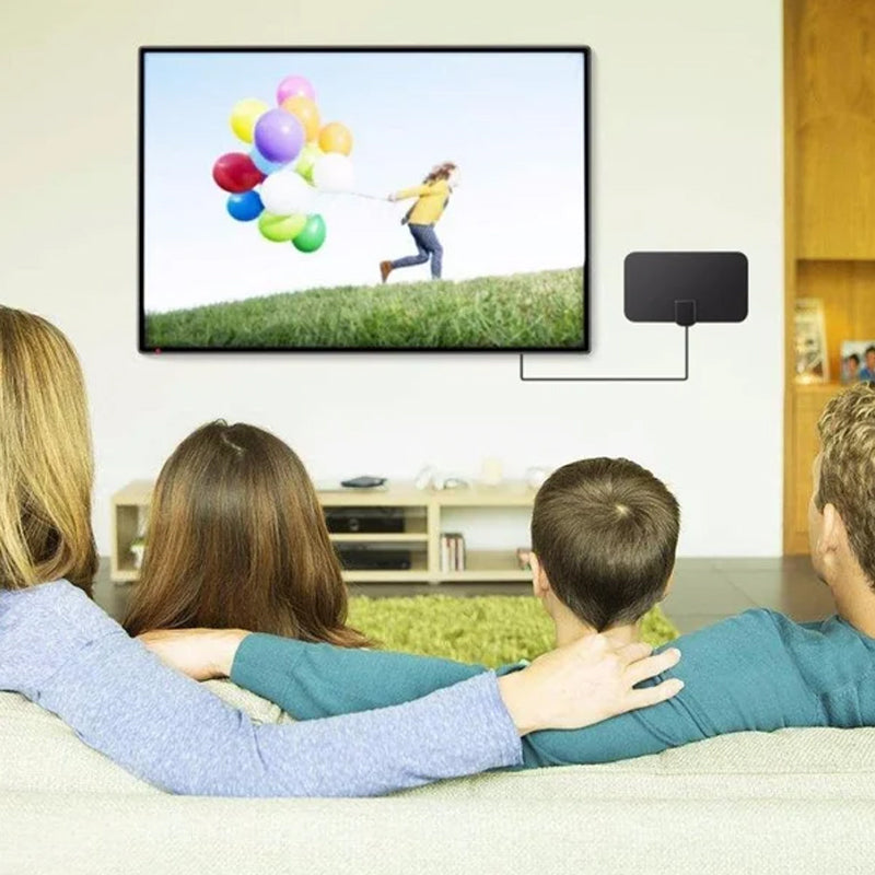 Slank innendørs digital TV-antenne for krystallklar HDTV og 4K-sendinger, enkel montering.