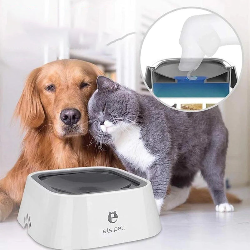 Rengjøringsvennlig vannskål for kjæledyr. Enkel å demontere og vaske. Null sprut for et rent hjem.