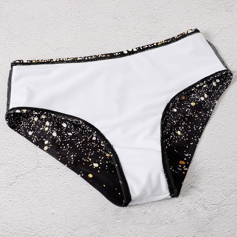 Trendy kvinner bikini med skinnende trykk og høy midje. Perfekt for soling og bading på sommerferien.