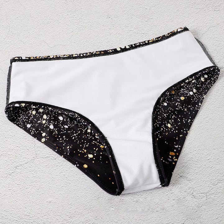 Trendy kvinner bikini med skinnende trykk og høy midje. Perfekt for soling og bading på sommerferien.