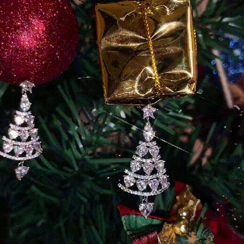 Juleinspirerte paljettøreringer, formet som juletre, flott tilbehør til jul.