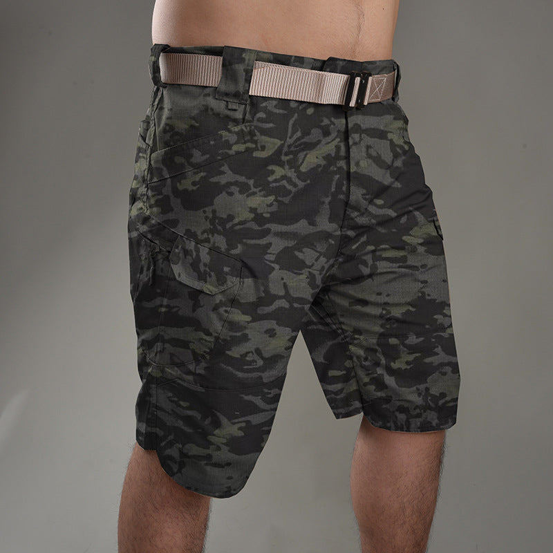 Et utvalg taktiske shortser for menn, i ulike farger, perfekte for sommer og utendørs fritid.