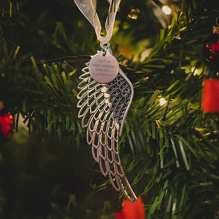 Personlig juleanheng med englevinger, minnesmykke for familie. En hjertevarm juledekorasjon.
