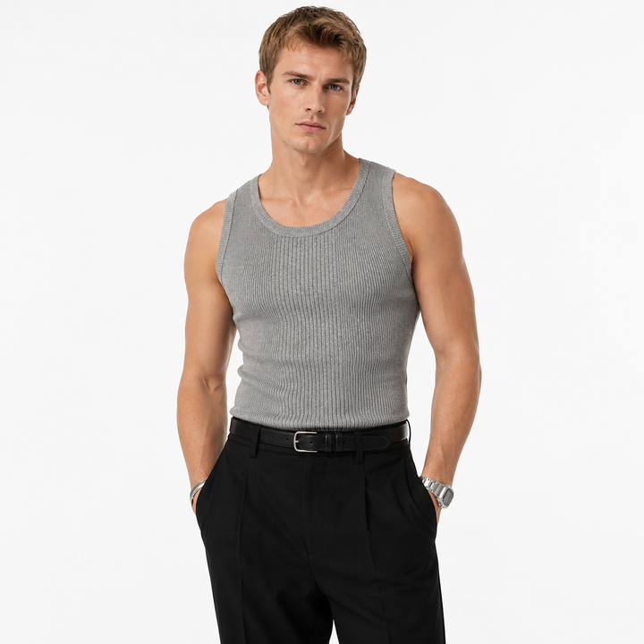 Slim fit treningsvest for menn. Elastisk tank top for gym, løping og fitness. Behagelig gymklær.