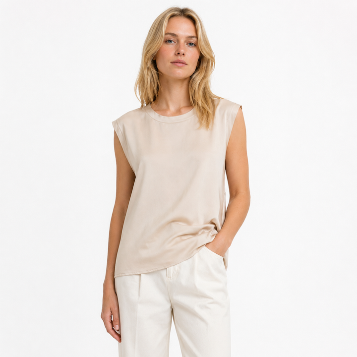 Ren silke singlet for kvinner, elegant satinfinish. Perfekt som luksus topp, komfortabel og pustende.