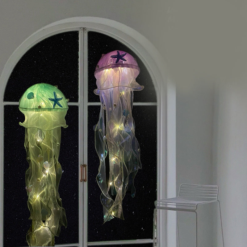 Beroligende manetlampe. Gjør ethvert rom til en undervannsverden med stemningsfullt lys.