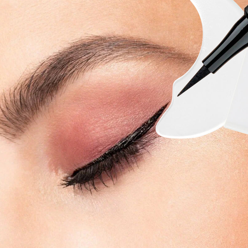 Sminkehjelp som guider mascara og eyeliner perfekt; aldri mer søl for kvinner som ønsker en feilfri look.