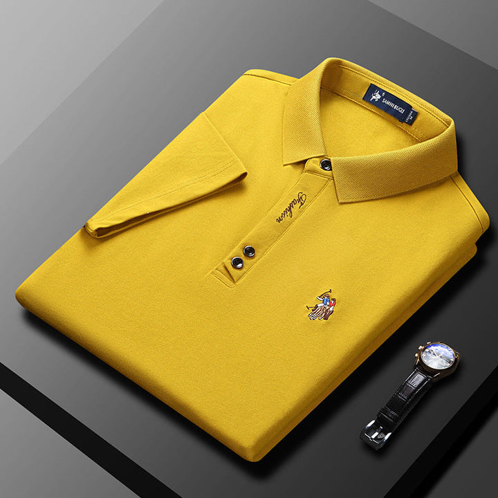 Bomulls poloskjorte for menn, enkel og elegant. Ideell for enhver anledning, kort erm.