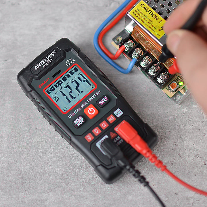 EBTN LCD digitalt multimeter med True RMS for nøyaktige spennings- og strømmålinger for elektrikere.