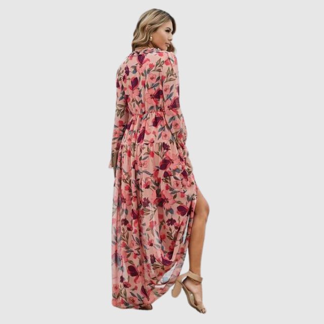 Elegant blomstret sommerkjole i chiffon for kvinner. Lang maxikjole, perfekt som festkjole.