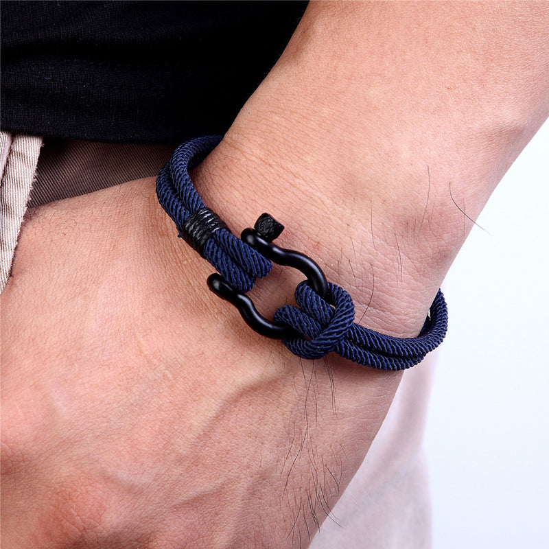 Unisex flettet tau armbånd med nautisk ankerlås, tidløs stil.