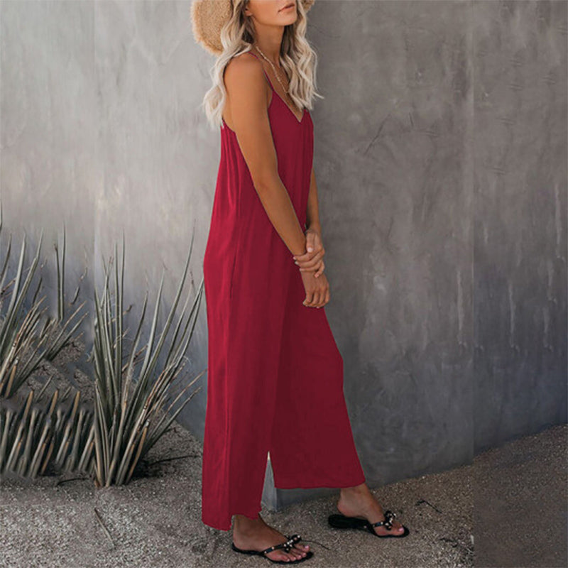 Stilig cami jumpsuit i ensfarget design, gir en komfortabel og elegant look.