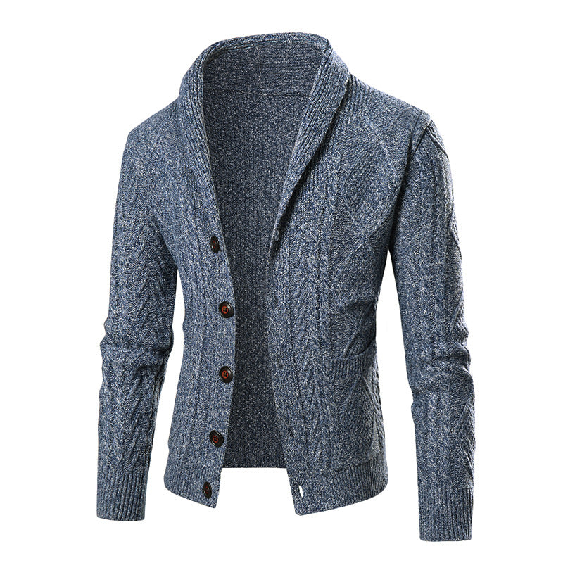 Mann i casual herre cardigan, avslappet passform. Komfortabel genser for hverdag og moderne stil.