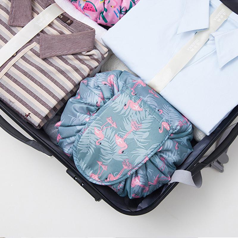 Praktisk vanntett sminkeveske med snøring, perfekt for reise og oppbevaring av makeup.