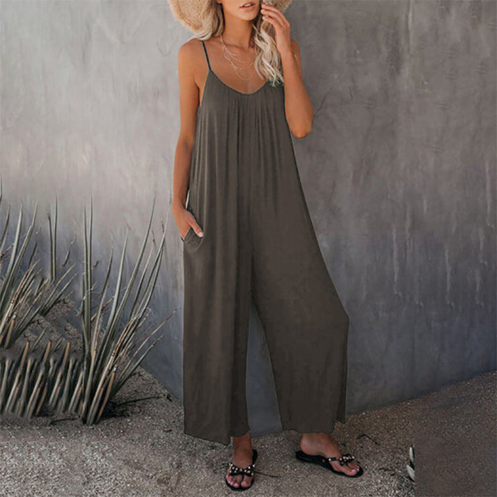 Løs cami jumpsuit med tynne stropper, komfortabel og feminin for varme dager.