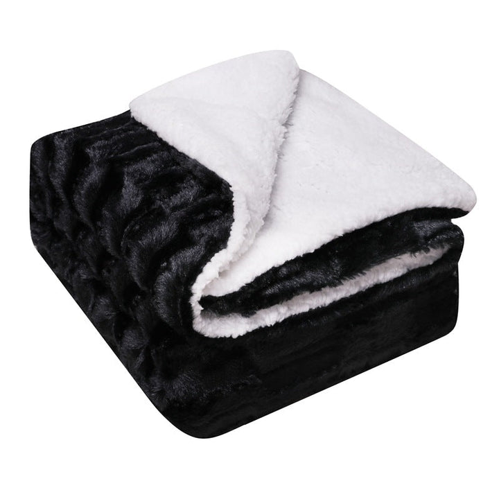 Stilig mikrofiberpledd, perfekt gavetips som varmepledd for en dame.