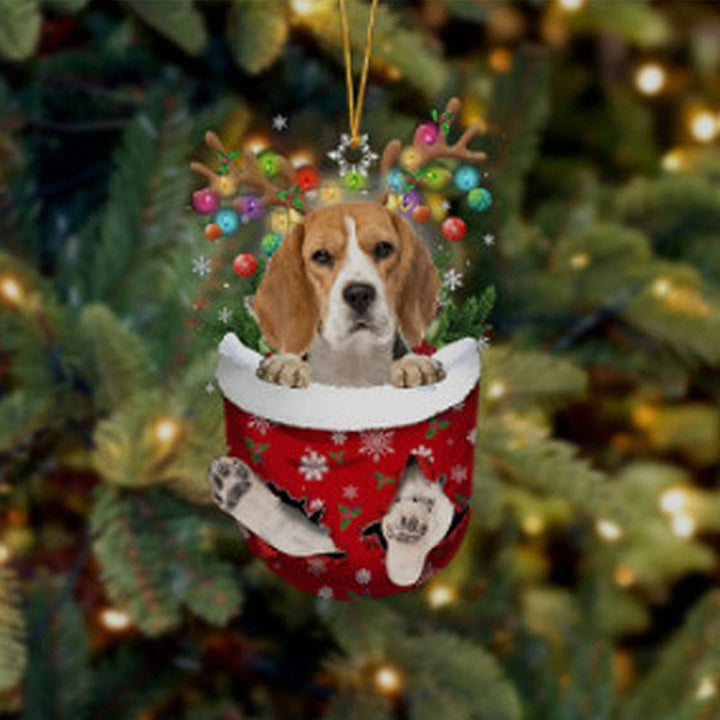 Julestrømpe anheng formet som en glad hund, ideell julepynt og gaveidé for dyrevenner.