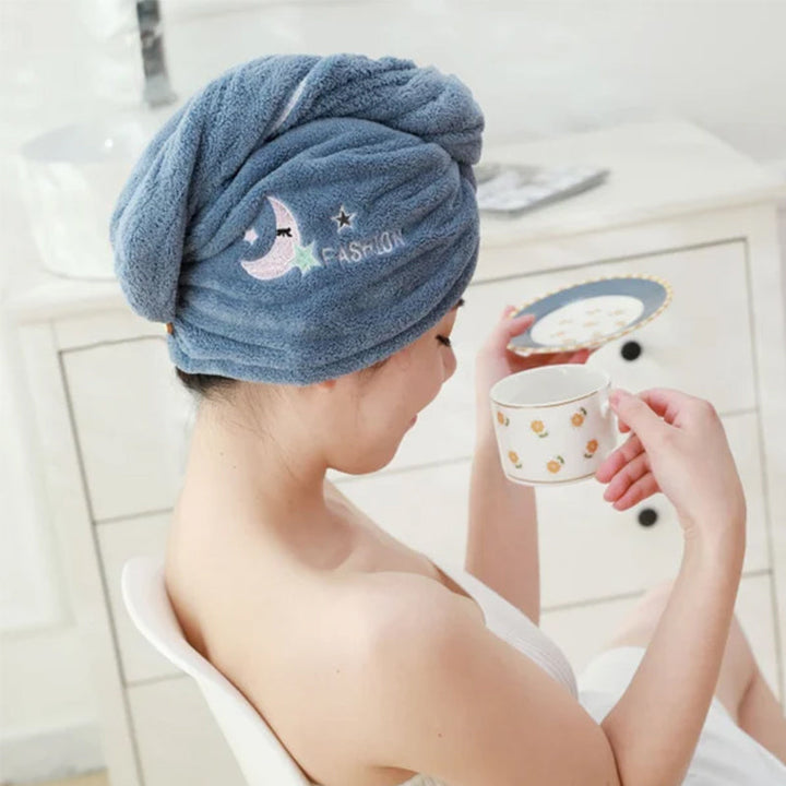 Mikrofiber håndklehatt for raskere hårpleie; absorberer mer vann enn vanlige håndklær.