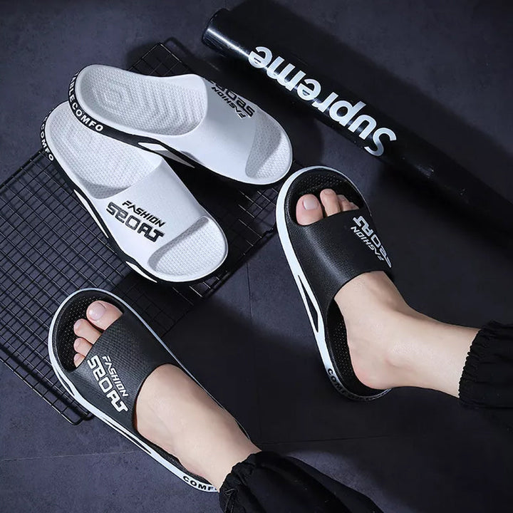 Sportssandaler med justerbare stropper, komfortable for lange dager ute.