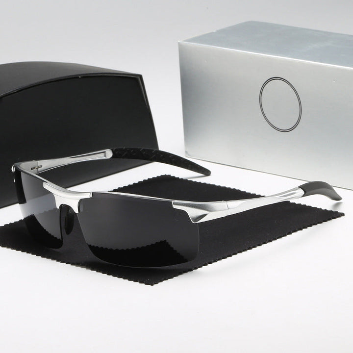 Elegant menns solbriller. Fotochromisk, polarisert, antirefleks. Aluminium-magnesium for komfort og stil.
