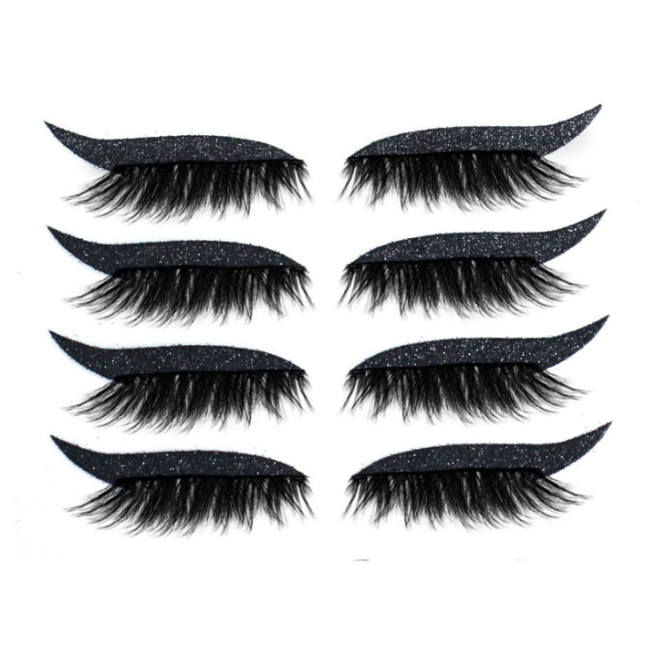 Superenkel påføring av gjenbrukbare eyeliner og øyenvippeklistremerker for et flott kattøye-resultat.