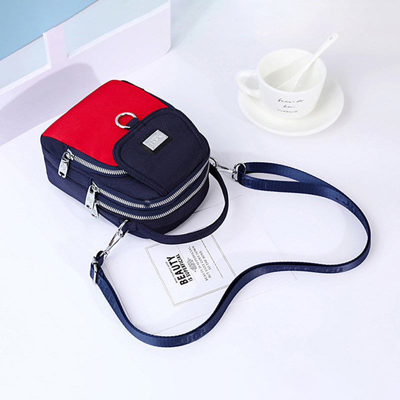 Elegant vanntett messengerbag, perfekt som reiseveske og moteriktig tilbehør for kvinner.