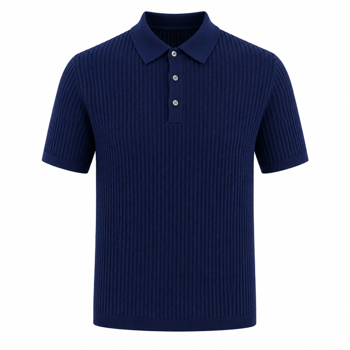 Stilig kortermet herrepolo med diskrete striper, strikket i moderne slim fit. Komfortabel og elegant sommerstil.