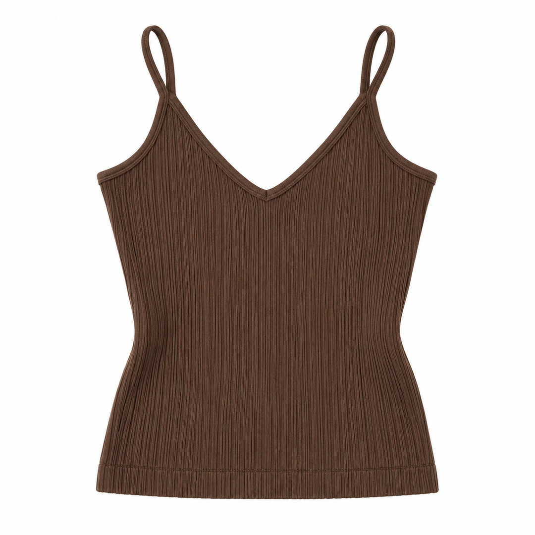 Stilfull dame crop topp i kaffe. Strikket, ermeløs med V-hals og en moderne åpen rygg. Hverdagsmote.