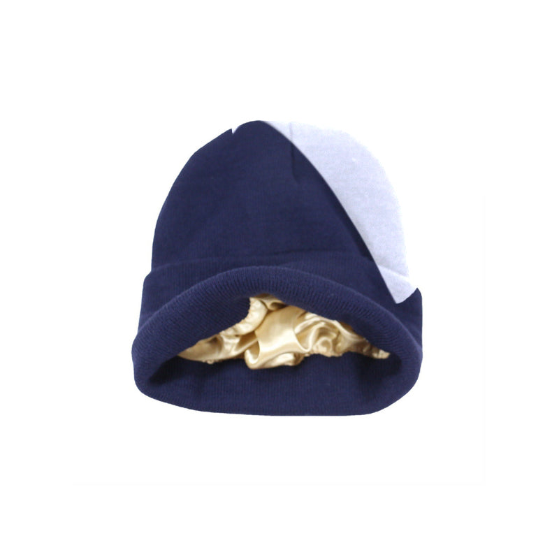 Komfortabel unisex strikket lue med mykt satengfôr, perfekt for lange vinterdager.