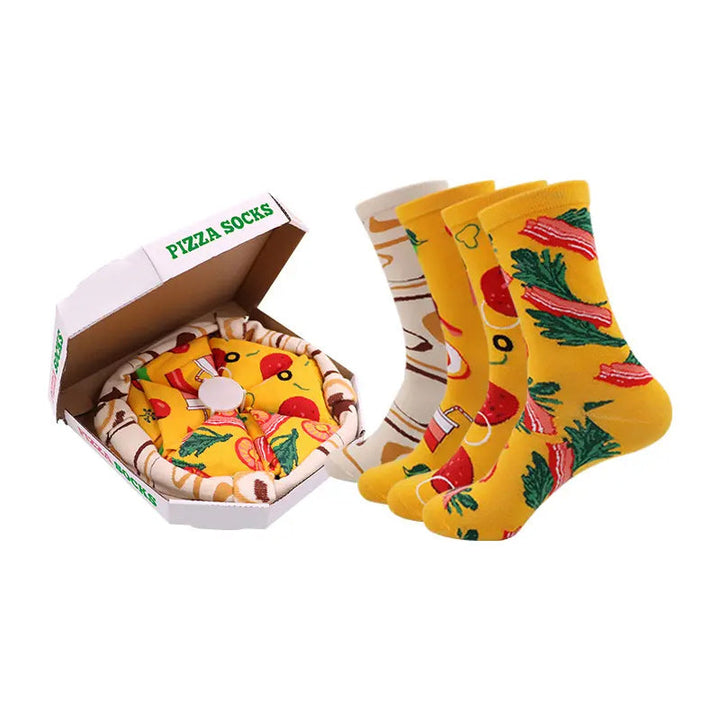 Bomullssokker i unisex-design. Fire par fargerike pizzasokker i en original gave-pizzaboks.