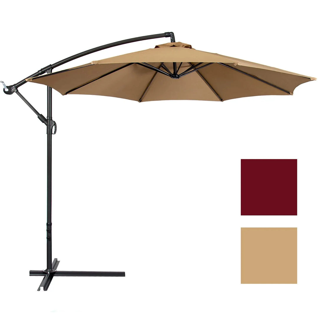Moderne khaki utendørs parasoll med håndsveiv. Perfekt solskjerming for hage, terrasse og uteplass.